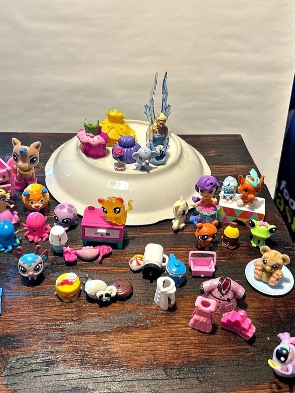 Vintage Disney-Pet Shop Miniature Figure Collection